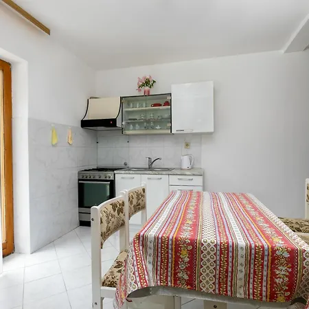 Appartement 828 *