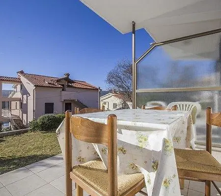828 Apartamento *