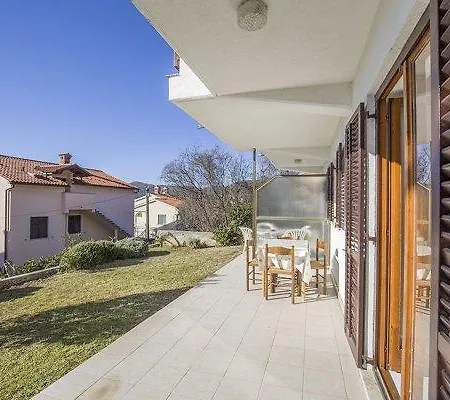 Appartement 828 *