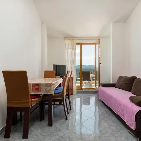 Apartment 828 Rabac