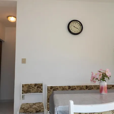 828 Apartment *