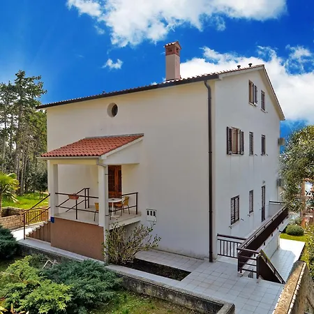 Apartment 828 Rabac